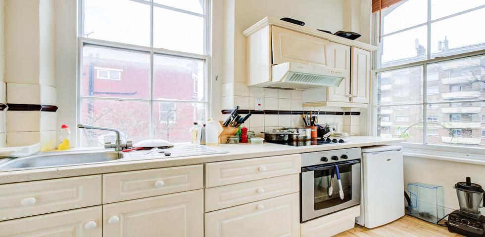 			2 Bedroom, 1 bath, 1 reception Apartment			 West End Lane, WEST HAMPSTEAD